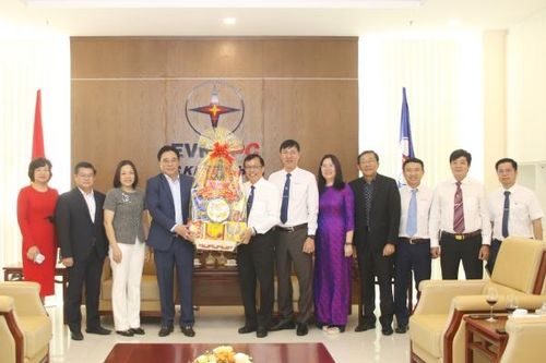 Phó Bí thư Thường trực Tỉnh ủy Nguyễn Khắc Toàn thăm, chúc Tết các đơn vị