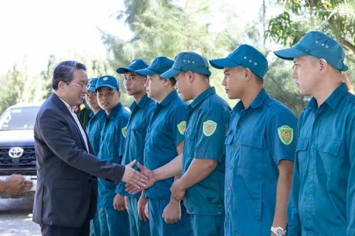 Bí thư Tỉnh ủy Nguyễn Hải Ninh thăm, chúc Tết đơn vị trực chiến tại Vạn Ninh