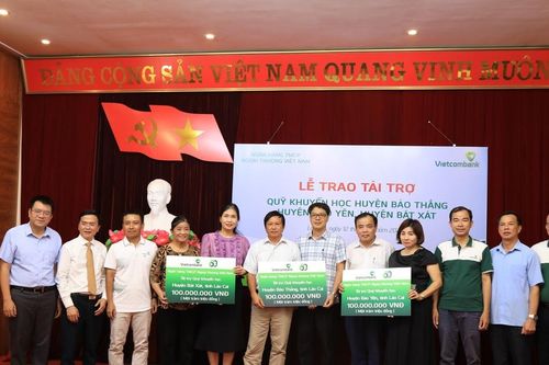 Vietcombank Lào Cai thực hiện nhiều hoạt động vì cộng đồng