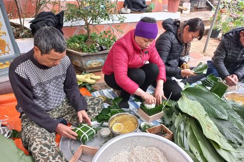 Tết ấm tình người từ ngôi chùa cổ