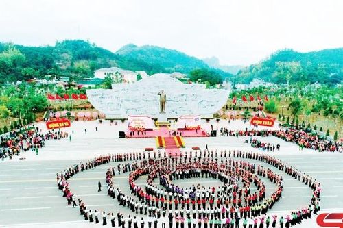 Đoàn kết, sắt son một lòng theo Đảng