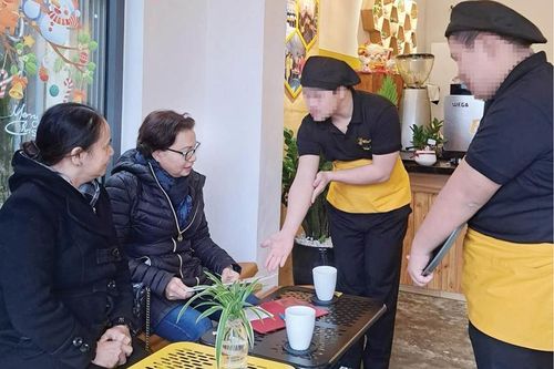 Những 'chú ong non' chăm chỉ