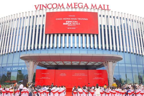 Vincom Retail (VRE): Lãi năm 2023 tăng 59%, mở thêm 06 TTTM trong năm 2024