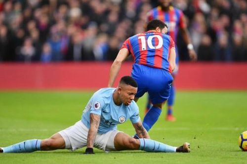Arsenal lung lay trước đại chiến với Liverpool