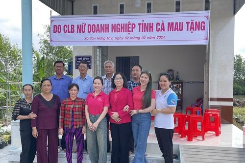 Bàn giao nhà tình thương cho gia đình nạn nhân tai nạn giao thông