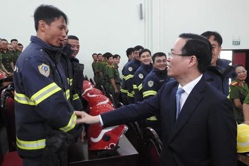 Chủ tịch nước thăm, chúc Tết Phòng Cảnh sát PCCC và CNCH Công an TPHCM
