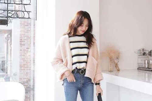 Cách diện áo cardigan xinh lung linh