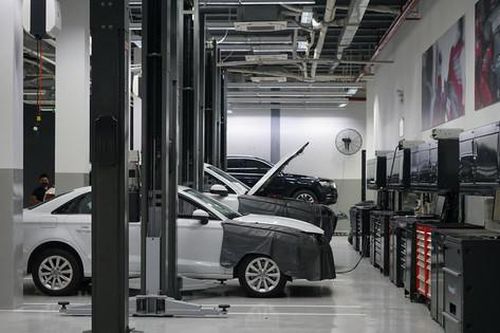 Làn sóng xe điện đe dọa gara truyền thống