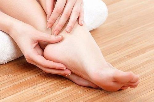 Cách khắc phục nứt gót chân mùa hanh khô