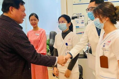 Thứ trưởng Bộ Y tế: Thầy thuốc trực Tết không được lơ là, bệnh viện chuẩn bị sẵn thuốc, vật tư cho cấp cứu
