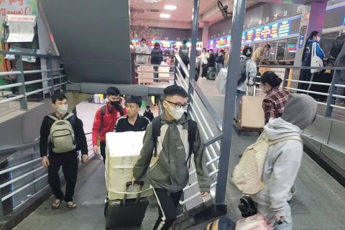 Sinh viên rục rịch về quê nghỉ Tết