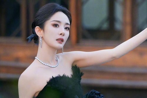 Dương Mịch bị chê cười vì đóng phim 30 năm vẫn phải học lại diễn xuất