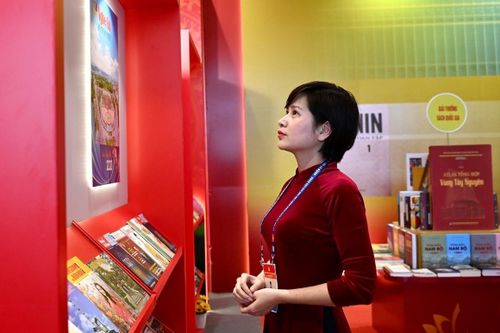 Tìm hiểu lịch sử Đảng Cộng sản Việt Nam qua những trang sách