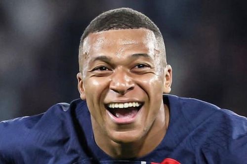 Mbappe quá đáng sợ