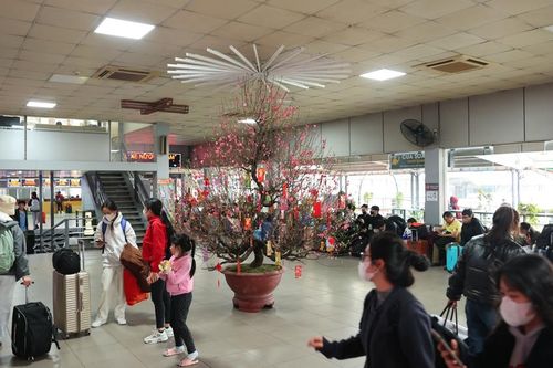 Hà Nội: Hành khách đến bến về quê nghỉ Tết sớm