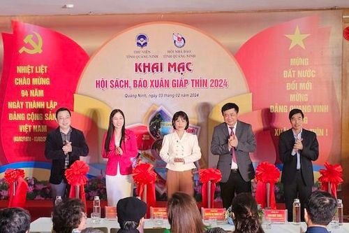 Quảng Ninh khai mạc Hội sách, báo Xuân Giáp Thìn 2024