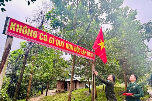 Chăm lo Tết cho người dân xã biên giới ở Quảng Nam