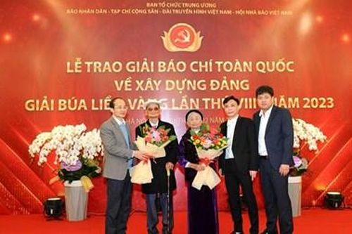 Lòng son với Đảng
