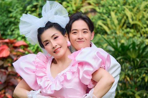 Ca sĩ Thanh Duy 'đu idol' thành công, nôn nao khi 'cưới' được người trong mộng