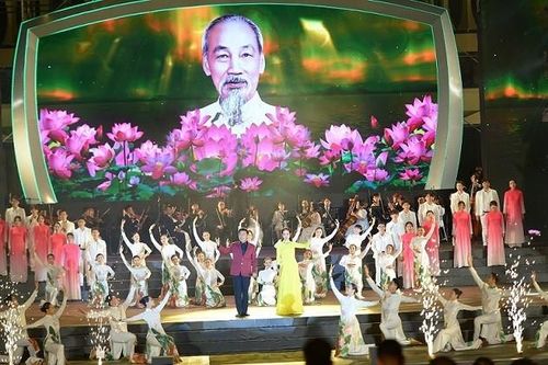 Đêm nghệ thuật Xuân Quê hương 2024: Tỏa sáng tinh thần đại đoàn kết, hòa hợp dân tộc
