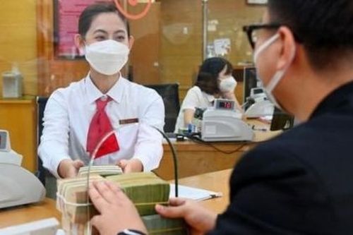 Tiền gửi vào ngân hàng đạt kỷ lục hơn 12,8 triệu tỉ đồng