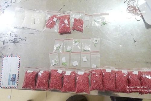 Ninh Bình: Bắt giữ đối tượng tàng trữ 1,8kg ma túy cùng 1 khẩu súng côn và 9 viên đạn