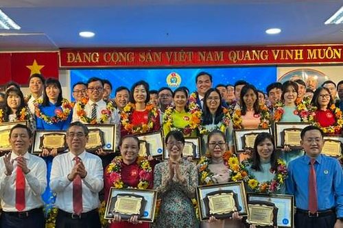 Liên đoàn lao động TPHCM tuyên dương 76 gương sáng đảng viên