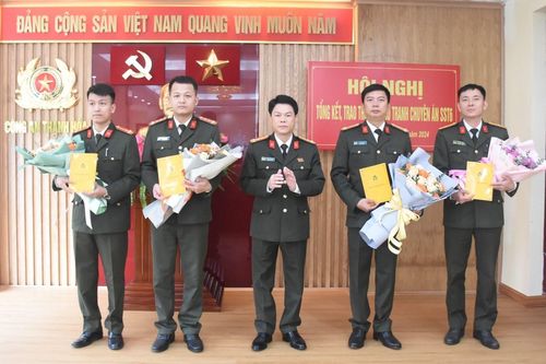 Thưởng nóng lực lượng phá chuyên án đưa, nhận hối lộ nhiều bị can nhất Thanh Hóa