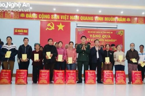 Bộ Chỉ huy Quân sự tỉnh thăm, chúc Tết gia đình chính sách tại huyện Nghĩa Đàn