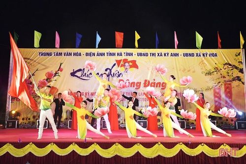 Đặc sắc chương trình 'Khúc ca xuân dâng Đảng' tại TX Kỳ Anh