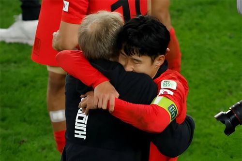 Son Heung-min bật khóc nức nở, vỡ òa cảm xúc sau khi cùng tuyển Hàn Quốc đi tiếp nghẹt thở tại Asian Cup