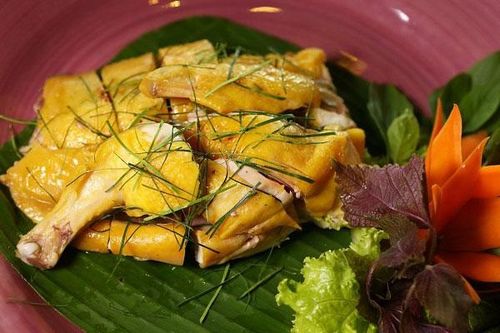 Gà hấp lá chanh, món ngon không thể thiếu trong ngày Tết