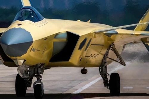 Trung Quốc tăng mạnh số lượng 'Mãnh long' J-20, biên chế cho các lữ đoàn không quân tiêm kích
