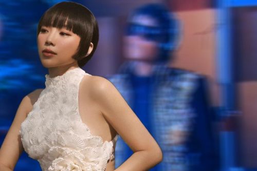 Tóc Tiên xúc động vì một nam ca sĩ