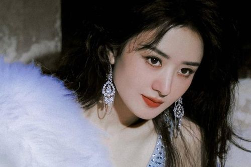 Triệu Lệ Dĩnh tự đề xuất đóng vai câm điếc với đạo diễn Trương Nghệ Mưu