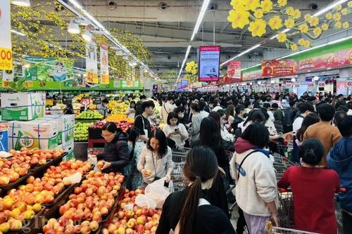 Hà Nội: Thị trường Tết nhộn nhịp, siêu thị chật cứng người mua sắm