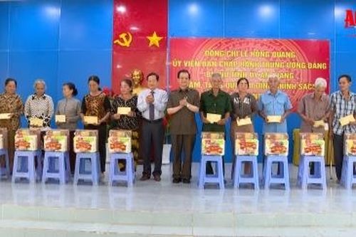 Bí thư Tỉnh ủy An Giang Lê Hồng Quang chúc Tết ở TP. Châu Đốc và TX. Tịnh Biên
