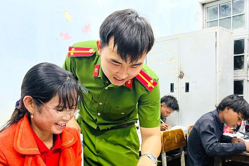 Lớp học đặc biệt ở Hà Ra