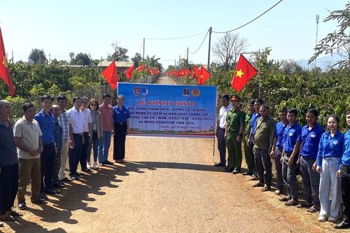 Chư Păh khánh thành công trình thanh niên 'Đường cờ Tổ quốc'