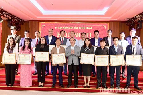 Tổng kết phong trào thi đua '78 ngày đêm vượt nắng, thắng mưa' xây dựng đường cao tốc Tuyên Quang-Phú Thọ