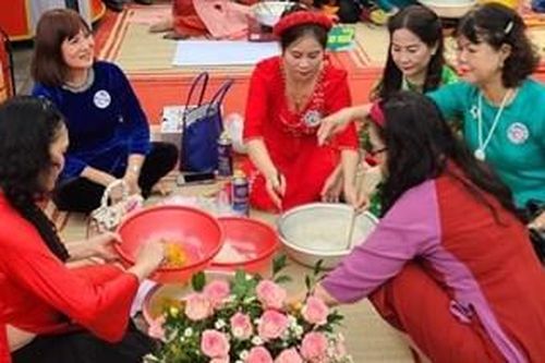 Khai mạc chương trình 'Chợ Đông Ba- Xuân yêu thương'
