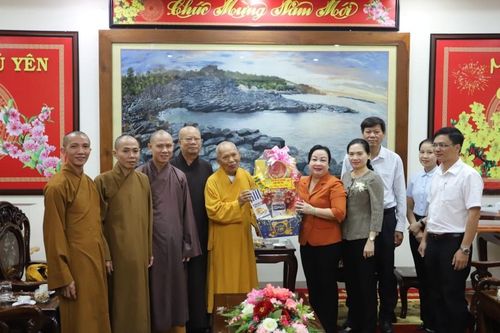 Phú Yên: Ban Thường trực Ban Trị sự Phật giáo tỉnh chúc Tết lãnh đạo các cơ quan tỉnh