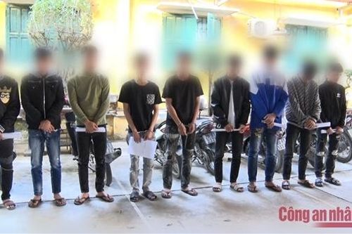11 thanh, thiếu niên mang dao phóng lợn 'lượn đường, hỗn chiến' trong đêm