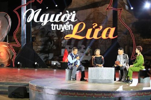 Xúc động đêm giao lưu nghệ thuật 'Người truyền lửa'
