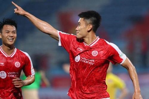 Soái ca tuổi Thìn tỏa sáng trước thềm V-League trở lại