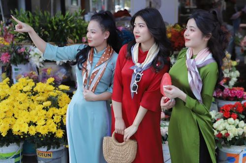 Giữ gìn nét đẹp áo dài truyền thống ngày Tết