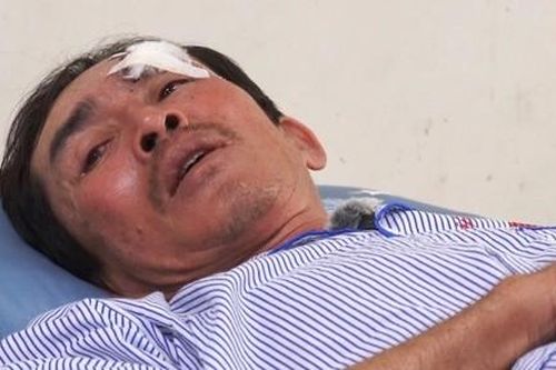 Ngư dân kể lại giây phút tàu cá bị tàu hàng tông chìm, 2 người kẹt trong cabin