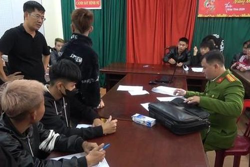 Khởi tố hàng chục thanh thiếu niên dùng hung khí thanh toán nhau