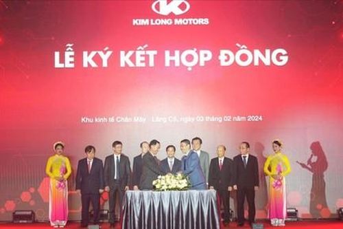 Kim Long Motors ra mắt mẫu xe giường nằm hiện đại, tiện nghi