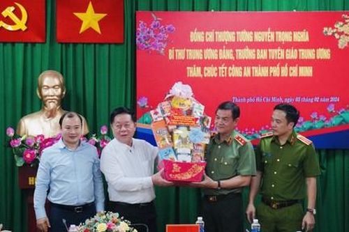 Trưởng ban Tuyên giáo Trung ương thăm, chúc Tết Phòng CSHS Công an TPHCM